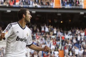 ac米兰官网-中国足球联赛商业赞助金额持续增长，2021足球联赛赞助商