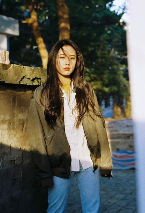 比赛中球员如何快速适应对手节奏，简要说明比赛中如何打球