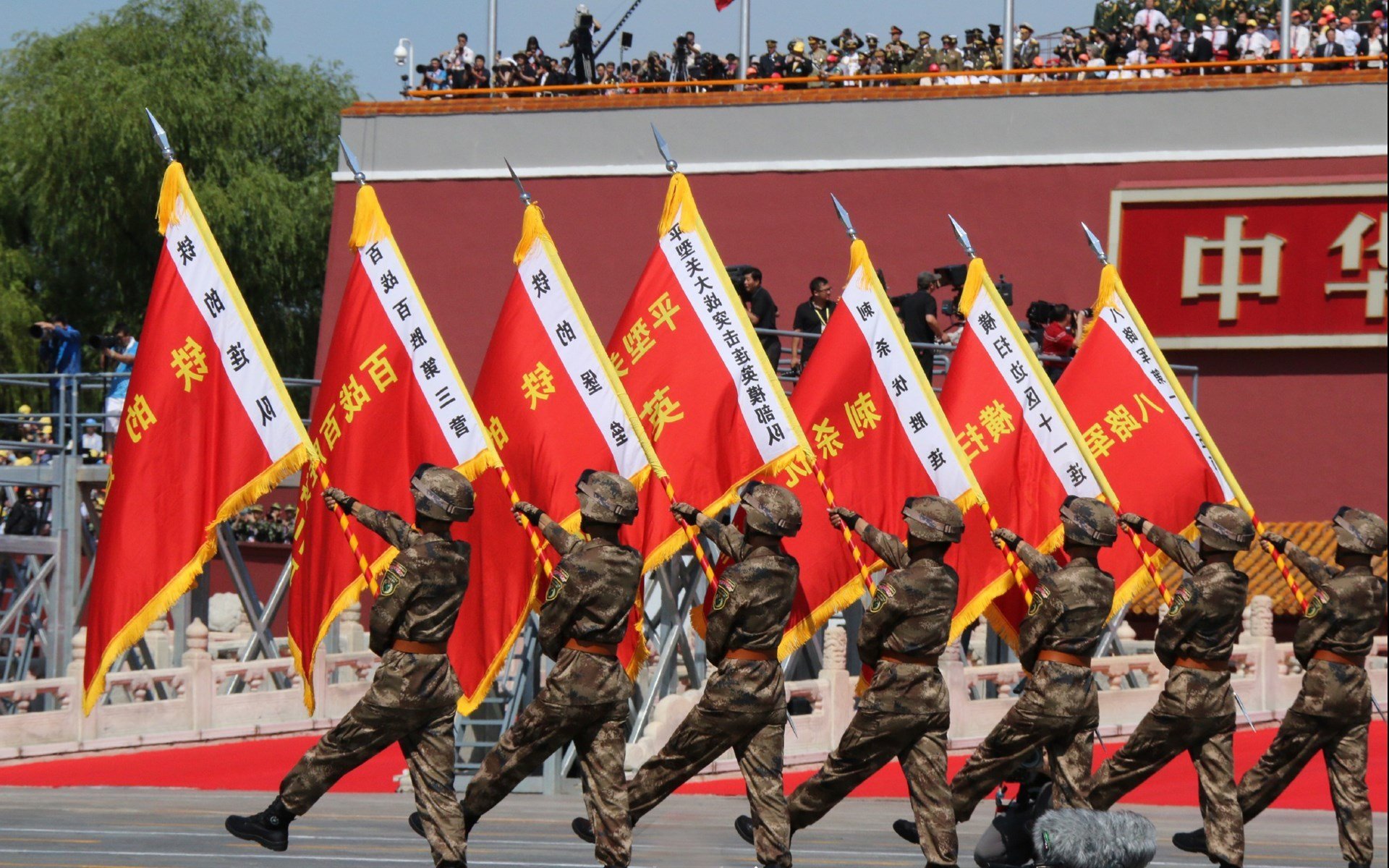 米兰体育-国足球迷观赛转型篮球加速体裁多元化趋势，国足赢球的三个方案