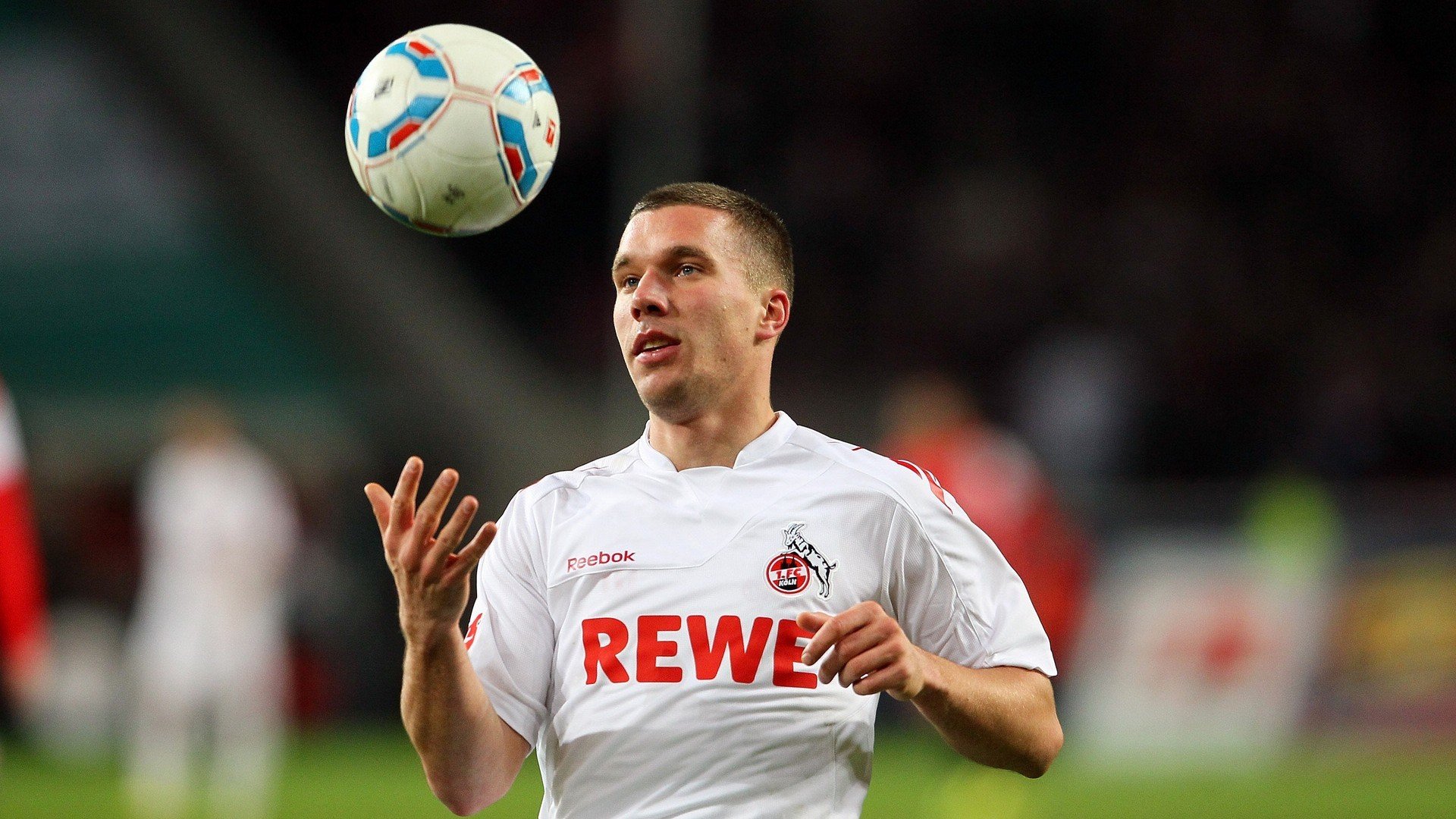 德甲极限比赛：高强度攻防的巅峰展现，德甲经典比赛