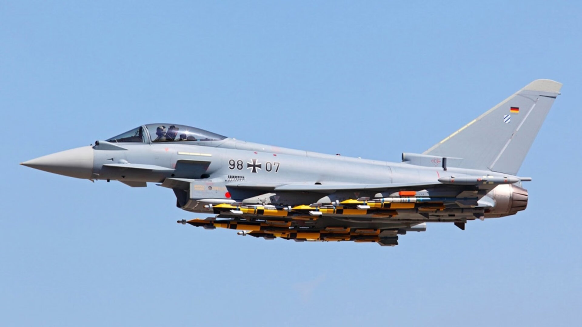 -17岁锋线新星崛起，豪门俱乐部争相争抢天才妖锋